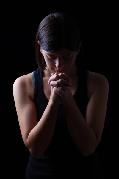 Věrný Atletické Žena Modlí Rukama Složenýma Uctívání Boha Hlavou Dolů — Stock fotografie
