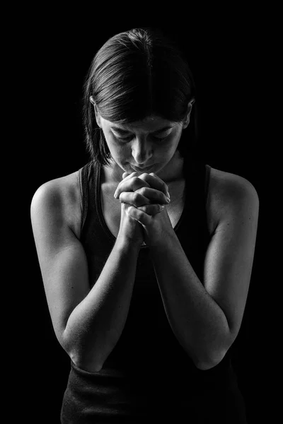 Mulher Atlética Fiel Orando Com Mãos Dobradas Adoração Deus Cabeça — Fotografia de Stock