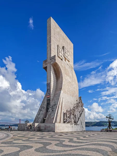 リスボン ポルトガル 2017 Padrao Dos Descobrimentos 記念碑 海発見記念碑記念海洋と大陸を探検し グローバ リズムを作成ナビゲーター — ストック写真