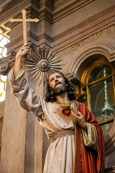 Lisboa Portugal Outubro 2016 Estátua Jesus Cristo Segurando Cruz Crucifixo — Fotografia de Stock