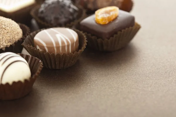 Bonbons Gourmands Chocolat Assortis Dans Des Tasses Papier — Photo