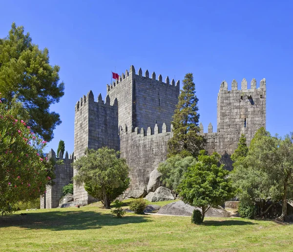 Castelo Guimarães Castelo Mais Famoso Portugal Por Ser Local Nascimento — Fotografia de Stock