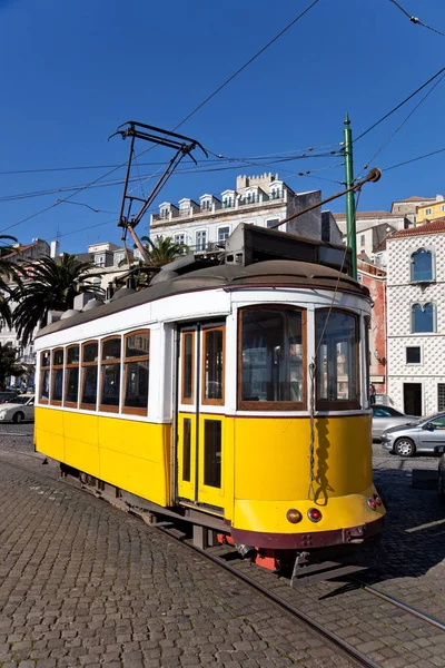 Iconic 100 Anos Lisbons Eléctrico Amarelo Lisboa Portugal — Fotografia de Stock