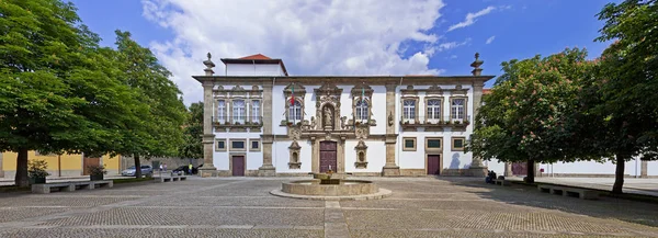 Guimaraes Portugal Abril 2013 Ayuntamiento Guimaraes Antiguo Edificio Monjas Santa —  Fotos de Stock