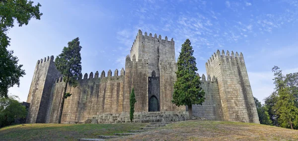 Castelo Guimarães Castelo Mais Famoso Portugal Por Ser Local Nascimento — Fotografia de Stock