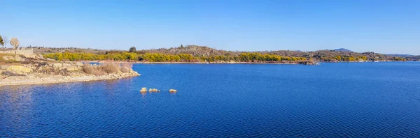 Panorama Den Kunstige Skabt Povoa Meadas Dam Castelo Vide Alentejo - Stock-foto