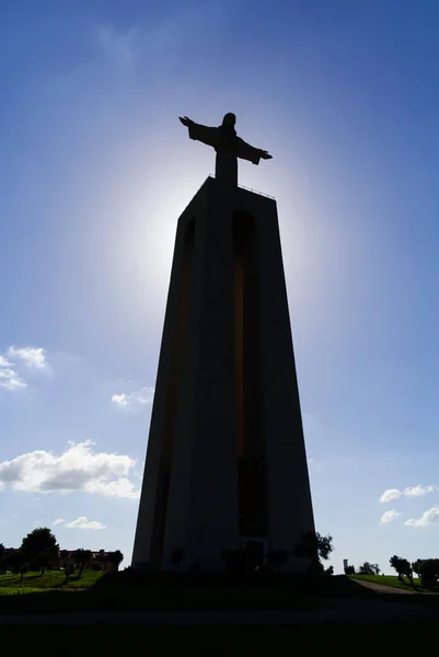 Подсветка Изображения Силуэтом Знаменитого Cristo Rei King Christ Sanctuary Алмаде — стоковое фото