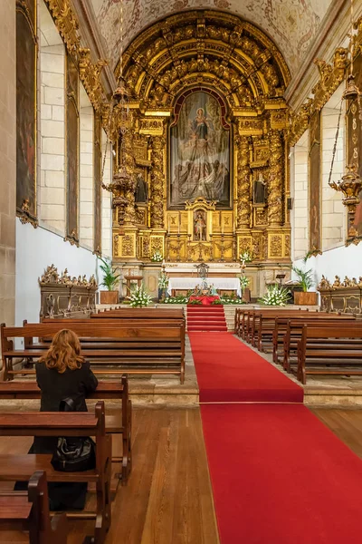 Santo Tirso Portogallo Dicembre 2015 Donna Che Prega Nel Monastero — Foto Stock