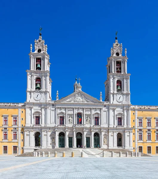 Mafra Portugal Septiembre 2014 Turistas Pasean Frente Palacio Nacional Convento — Foto de Stock