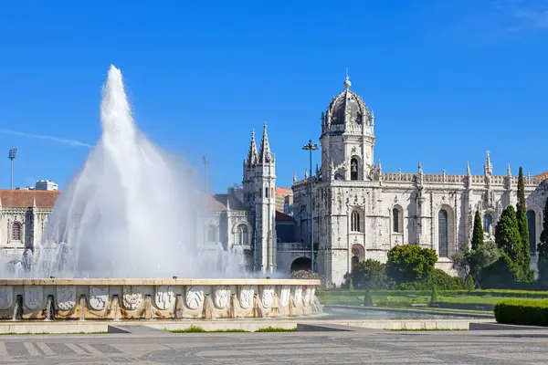 Mosteiro Jerónimos Visto Jardim Imperio Lisboa Portugal Classificada Como Património — Fotografia de Stock