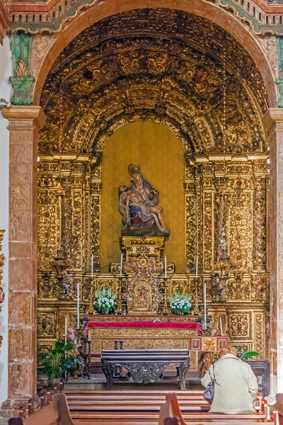 Santo Tirso Portogallo Dicembre 2015 Donna Che Prega Una Statua — Foto Stock