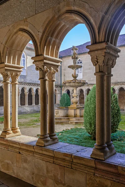 サント ティルソ ポルトガルの米弁当修道院の回廊詳細 ベネディクト会順序 ゴシック のバロック様式で建てられました — ストック写真