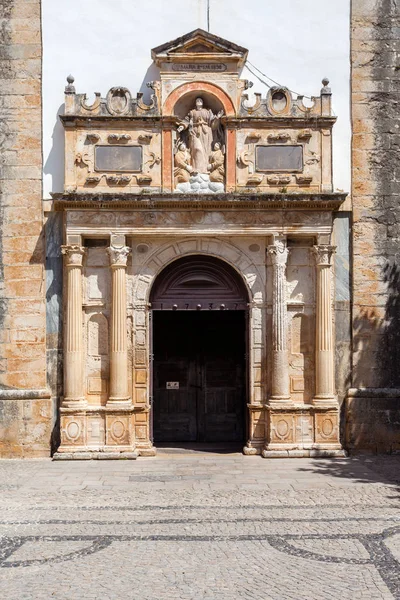 Óbidos Portugal Agosto 2015 Portal Renascentista Igreja Medieval Santa Maria — Fotografia de Stock