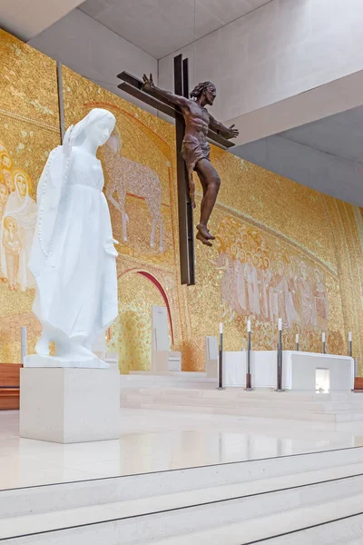 Santuario Fátima Portugal Basílica Santísima Trinidad Interior Estatua Nuestra Señora —  Fotos de Stock