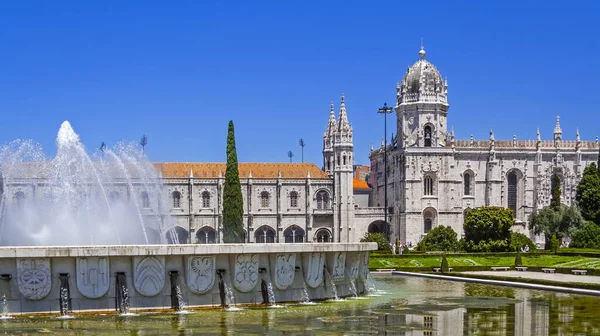 Mosteiro Jerónimos Visto Jardim Imperio Lisboa Portugal Classificada Como Património — Fotografia de Stock