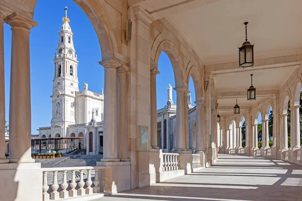 Sanctuaire Fatima Portugal Basilique Notre Dame Rosaire Vue Travers Colonnade Photo De Stock