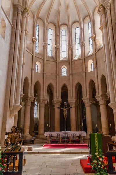 Alcobaca, Portugal - 17 de julio de 2017: Altar o Capilla Mayor, ambula — Foto de Stock
