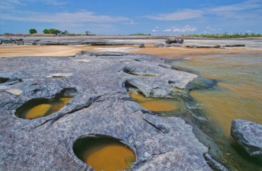 EROSYON, RAPIDS RAUDALS, PUERTO AYACUCHO, ORINOCO RIVER, AMAZONAS Eyaleti, VENEZUELA