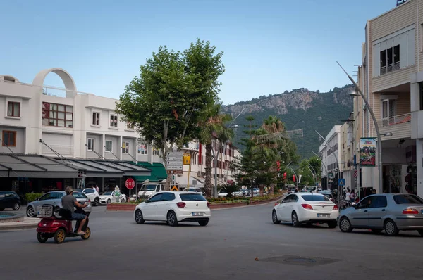 Kemer, Turkey - 19 Haziran 2018: Her gün hayat resort Town, Kemer, Antalya, Türkiye sokaklarında