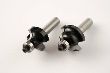 Değirmen makinesi için odun öğütme makası. Metal kesiciler yakın çekim.