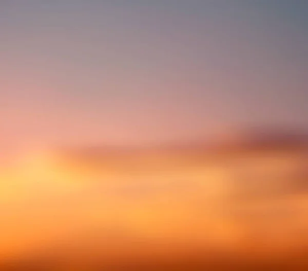 Crepúsculo Cielo Lleno Cirros Nubes Forman Mirando Fuego Hora Oro —  Fotos de Stock