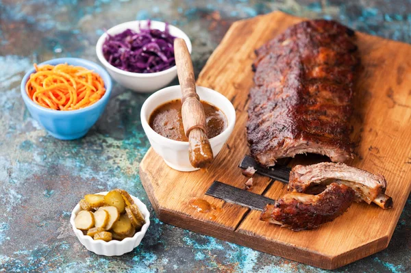 Grilled Pork Ribs Barbecue Sauce Cutting Board Selective Focus — Stock Photo, Image