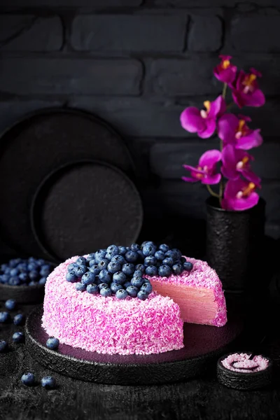 Gâteau Crêpe Maison Crème Pitahaya Noix Coco Rose Aux Bleuets — Photo