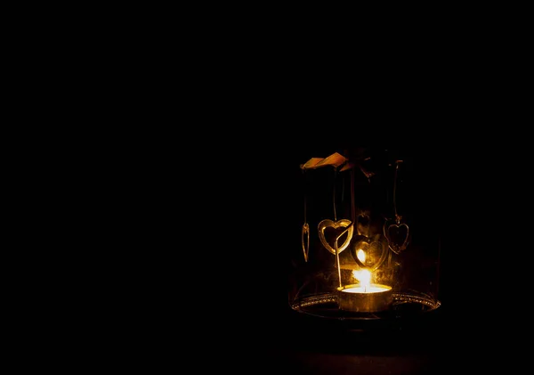 Niedrige Schlüsselbild Der Herzform Kerzenhalter — Stockfoto