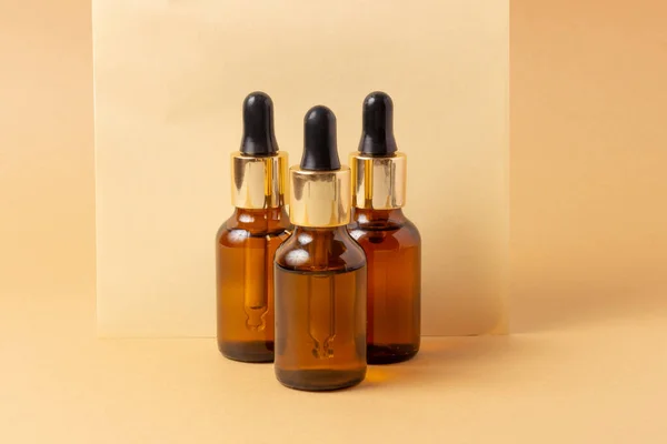 Een Set Amberkleurige Flessen Voor Essentiële Oliën Cosmetica Glazen Fles — Stockfoto