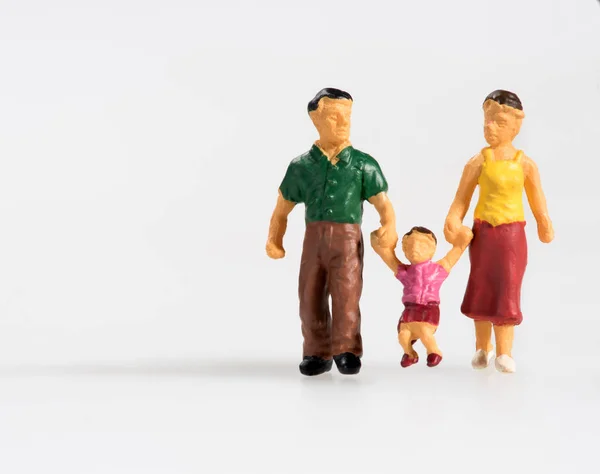 Gelukkig Gezin Met Klein Kind Miniatuur Speelgoed Mensen Met Ouders — Stockfoto