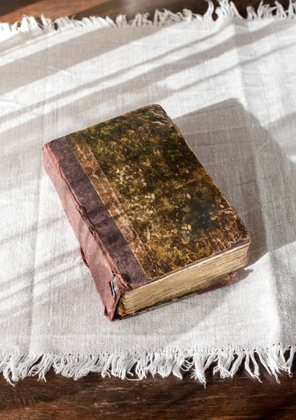 Old Hardback Book Faded Worn Cover Table Seen — Stock Photo, Image