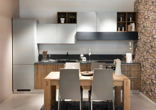 Compacte moderne keuken of kitchenette — Stockfoto