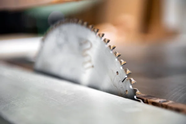 Close up detail of the blade on a circular saw — Stock Photo, Image