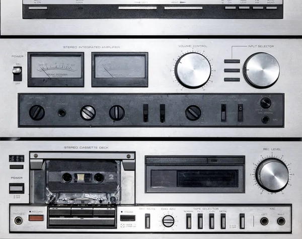 Zbliżenie Tarcze Sterowanie Vintage Odtwarzacza Muzyki Stereo Pokazujące Magnetofon Starych — Zdjęcie stockowe