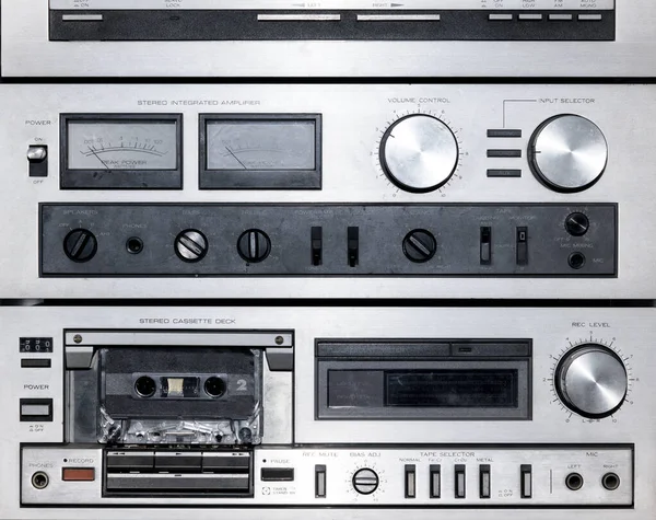 Close Van Wijzerplaten Bedieningselementen Van Een Vintage Stereo Muziekspeler Die — Stockfoto