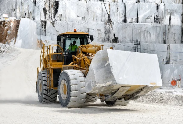 Heavy Duty Front End Loader Moving Large Block White Carrara — Stock Photo, Image