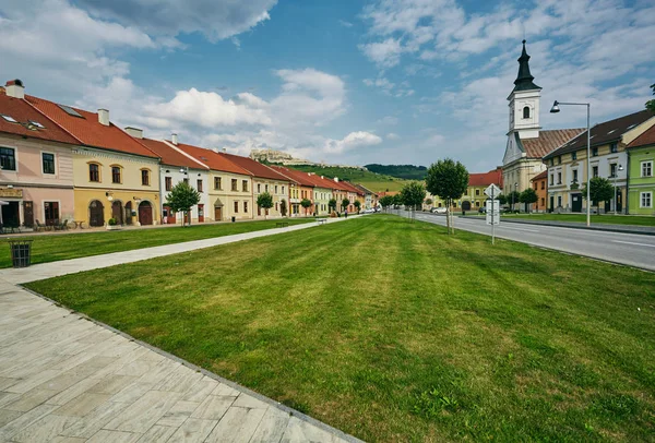 Στον κεντρικό δρόμο της πόλης Spisske Podhradie, Σλοβακία, Ευρώπη — Φωτογραφία Αρχείου