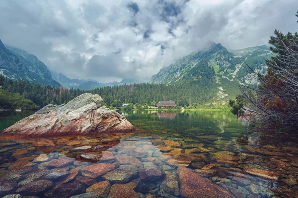 Popradske pleso w Wysokie Tatry, Słowacja — Zdjęcie stockowe