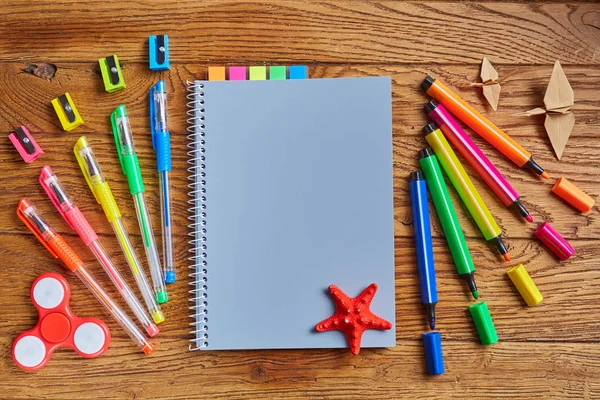 A szürke Notebook vár a design — Stock Fotó