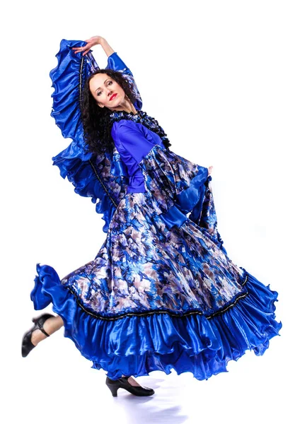 Porträtt av en ung kvinna som dansar flamenco — Stockfoto