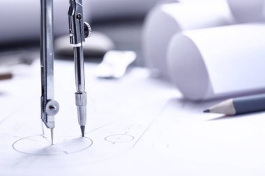Mimari planları, pusula ve grafik çizim rulolar