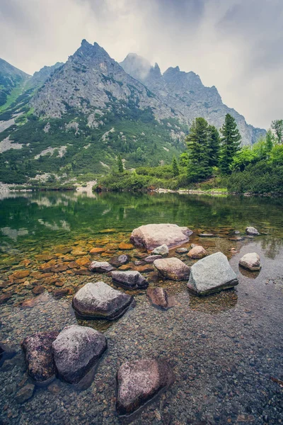 Popradske pleso in der Hohen Tatra, Slowakei — Stockfoto