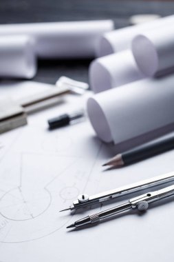 Çizim araçları veya Ofis Kırtasiye. Pergel ve plan