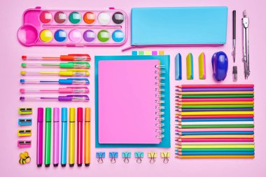 Bir kompozisyon okul kırtasiye dan geçerli