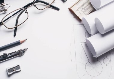 Çizimle çalış. Çizim araçları veya ofis kırtasiye