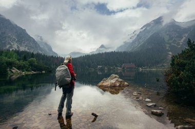 High Tatras 'taki Popradske Gölü Gezgini Pleso.