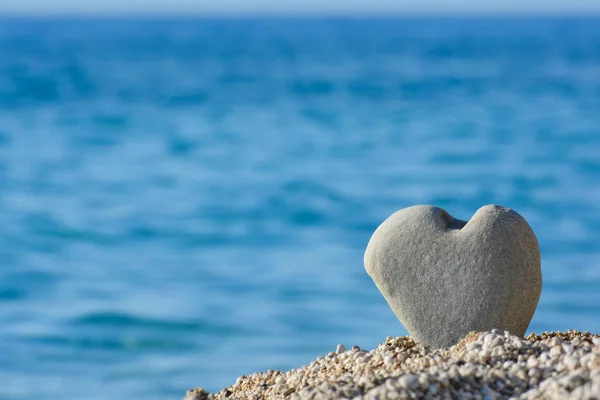Big Grey Heart Shapped Stone Pebble Beach Blurred Sea Sky — Stock Photo, Image