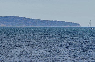 Dağ, deniz manzarası üzerinde şehir Nessebar, Bulgaristan, Avrupa tarafından karadeniz Cape Emine ile Balkan  