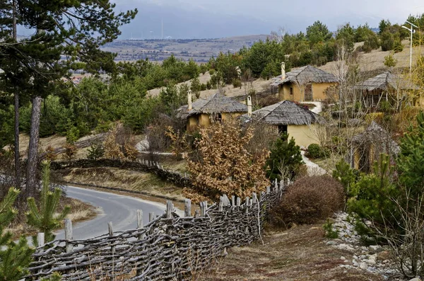 Chavdar Village Bulgaria Marzo 2019 Parque Arqueológico Topolnitsa Con Casas — Foto de Stock