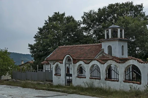 Beautiful Landscape Small Old Church Village Muhovo Ihtiman Region Bulgaria — Stock Photo, Image